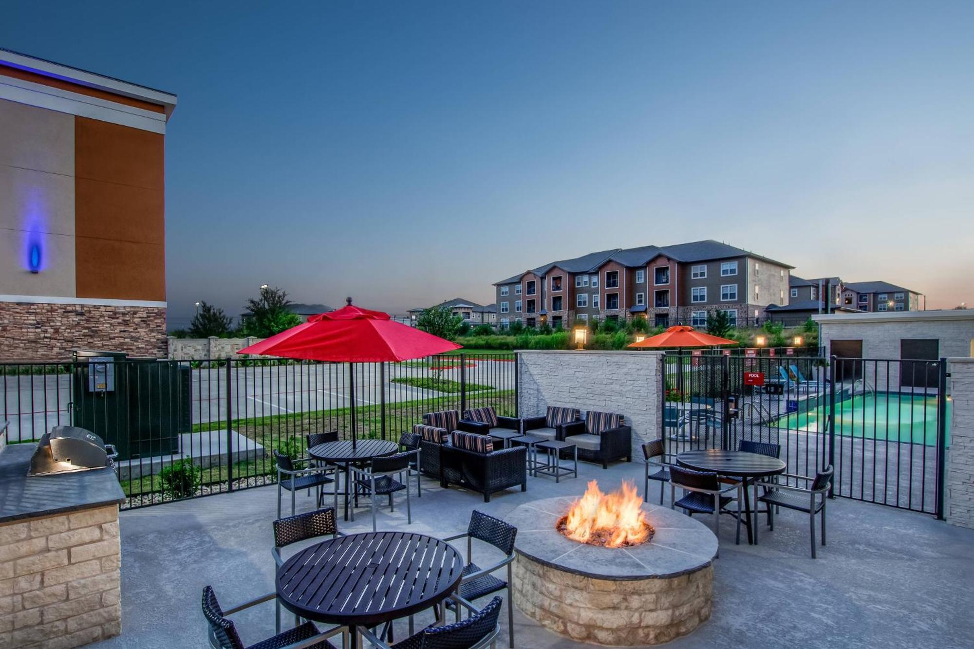 Towneplace Suites By Marriott Waco South Exterior photo